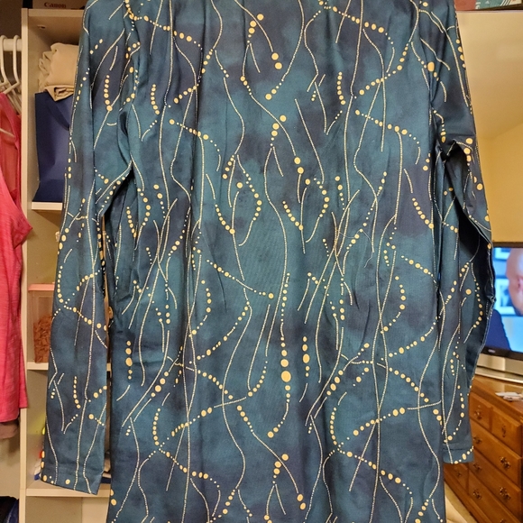 Sm long sleeve top - Picture 2 of 2